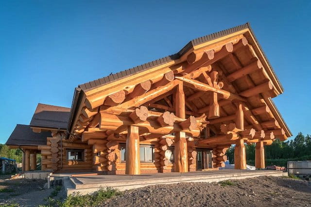 Дом из кедра ручной рубки