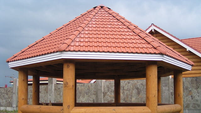 Беседка шестигранная с крышей из натуральной черепицы